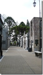 Una calle del cementerio