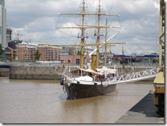 Barco en Puerto Madero